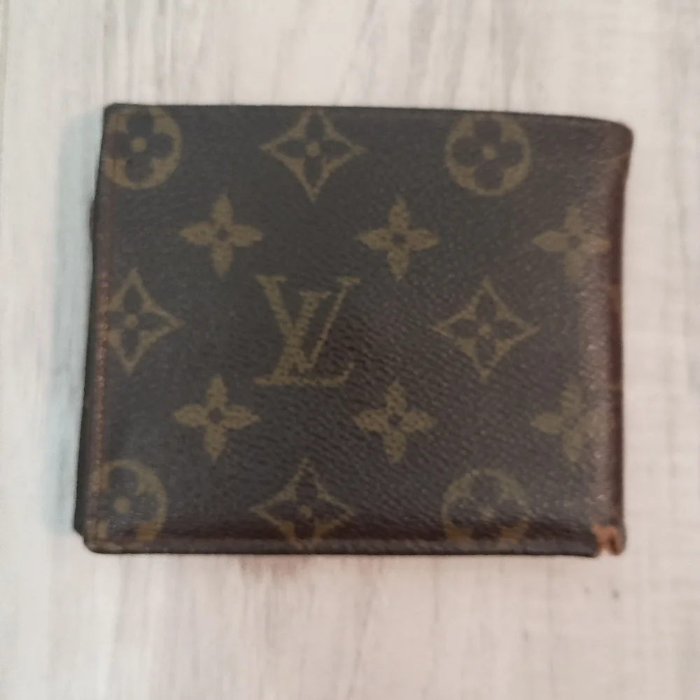 Authentic Louis Vuitton Multiple Wallet Monogram Canvas